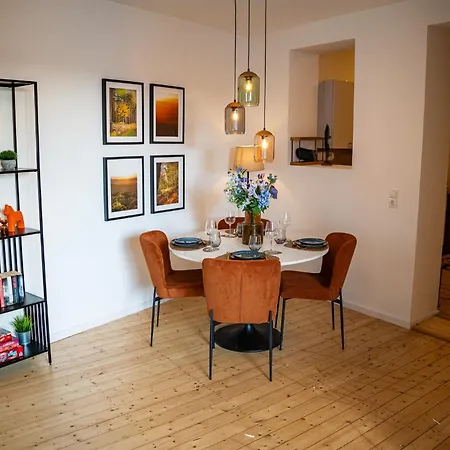 Apartment Taunus Altbaucharme Im Stadtzentrum *